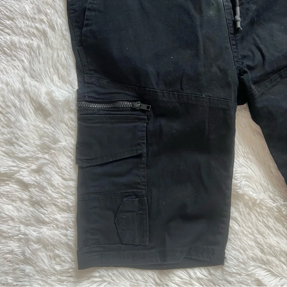 Akademiks Mens Black Cargo Shorts Size Small
